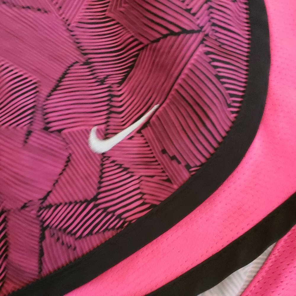 Nike Short - Picture 2 of 7
